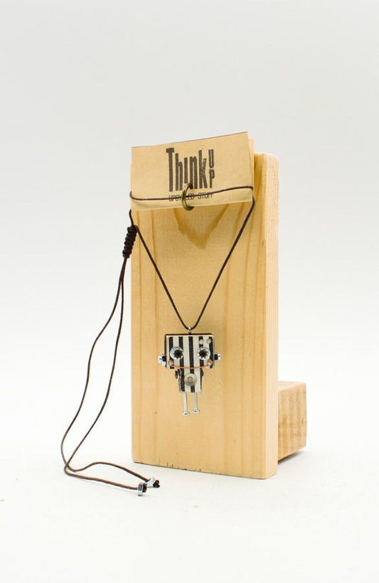 Ciondolino robot in legno tagliato a laser. Collana pendente fatta a mano