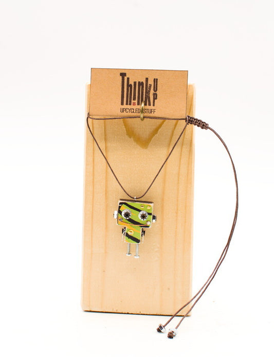 Ciondolino robot in legno tagliato a laser. Collana pendente fatta a mano