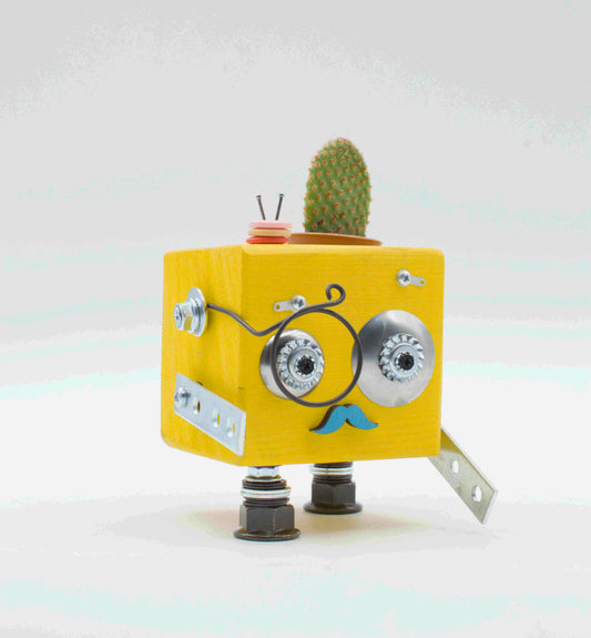 Vaso a forma di robot. Porta pianta in legno fatto a mano