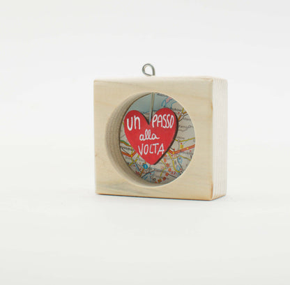 I Sospesi – Piccoli Quadri Artigianali in Legno da Appendere - Love