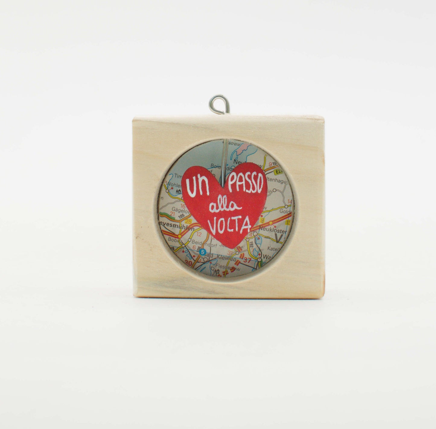 I Sospesi – Piccoli Quadri Artigianali in Legno da Appendere - Love