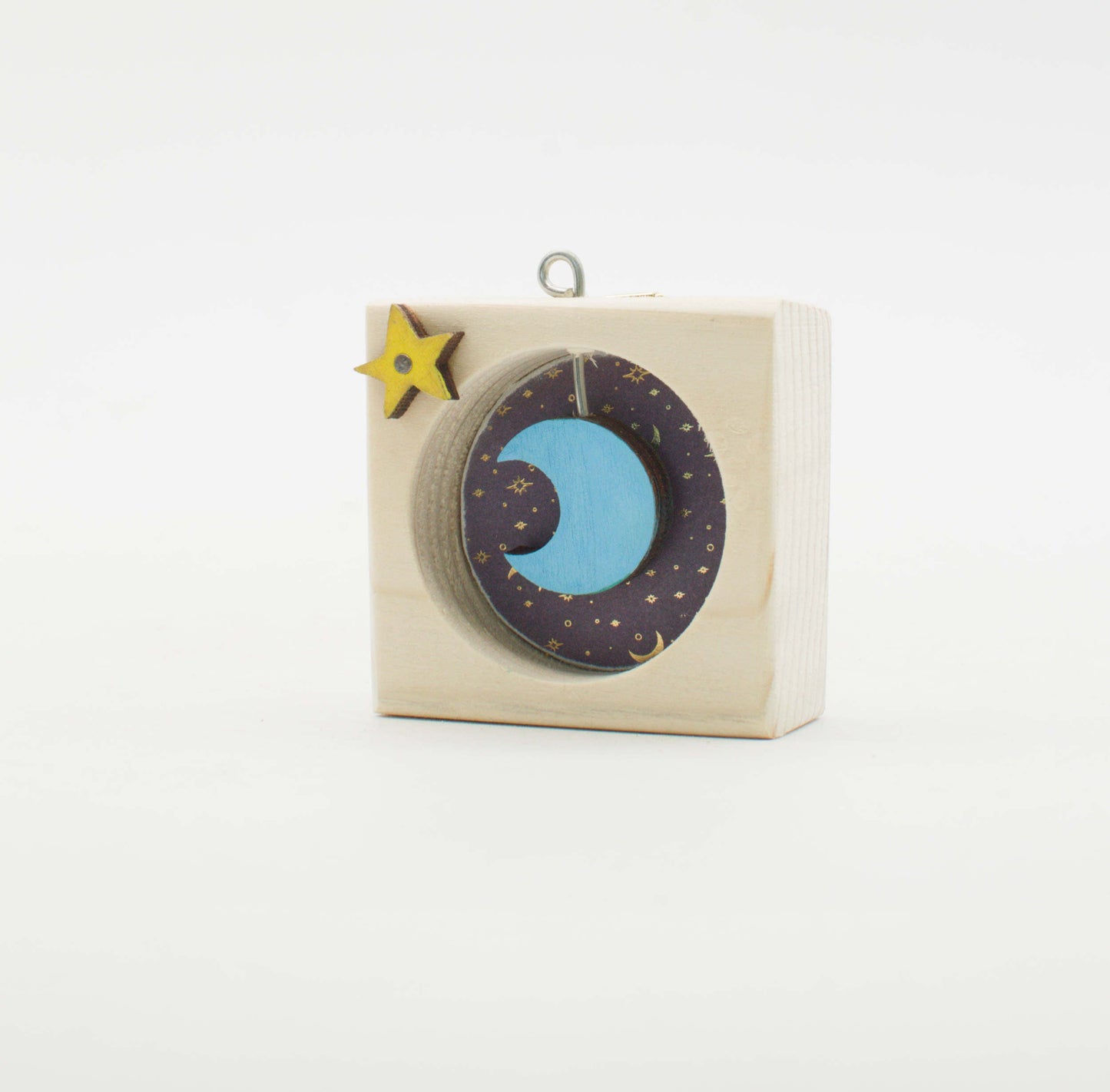 I Sospesi – Piccoli Quadri Artigianali in Legno da Appendere -  Moon