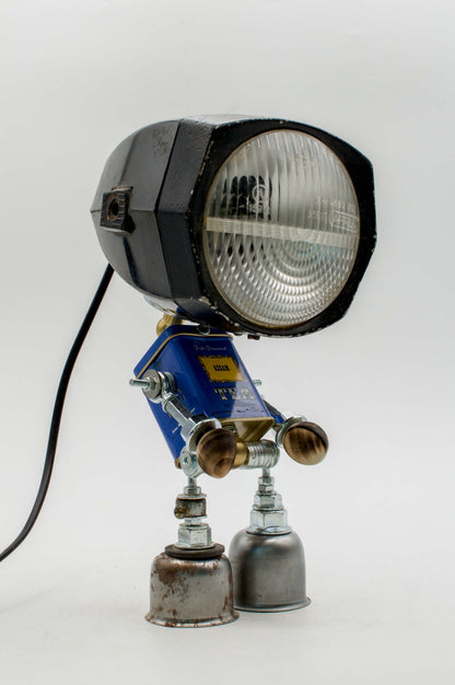 Lampada robot da tavolo Artigianale in Metallo Riciclato - Fatta a Mano