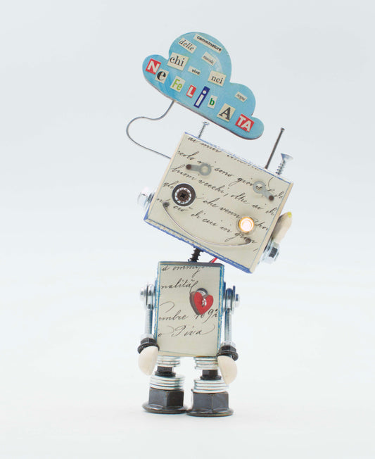 Lampada di legno a batteria modello robot letterino fatto a mano con testa a nuvola blu e pannelli in carta scrapbooking