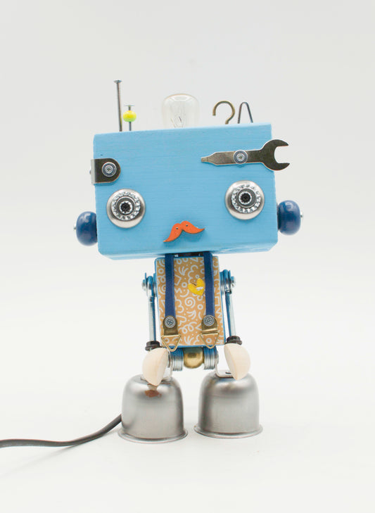 Lampada da tavolo robot beat blu con occhi argento baffi e arti metallici fatta a mano per comodino