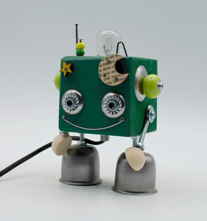 Graziosa lampada creata robot lampada cubot verde scuro con occhi metallici e lampadina vintage per tavolo