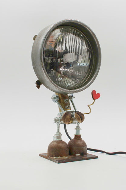 Rustica robot lampada da tavolo stile fanale fatta a mano con testa vintage circolare e gambe metalliche