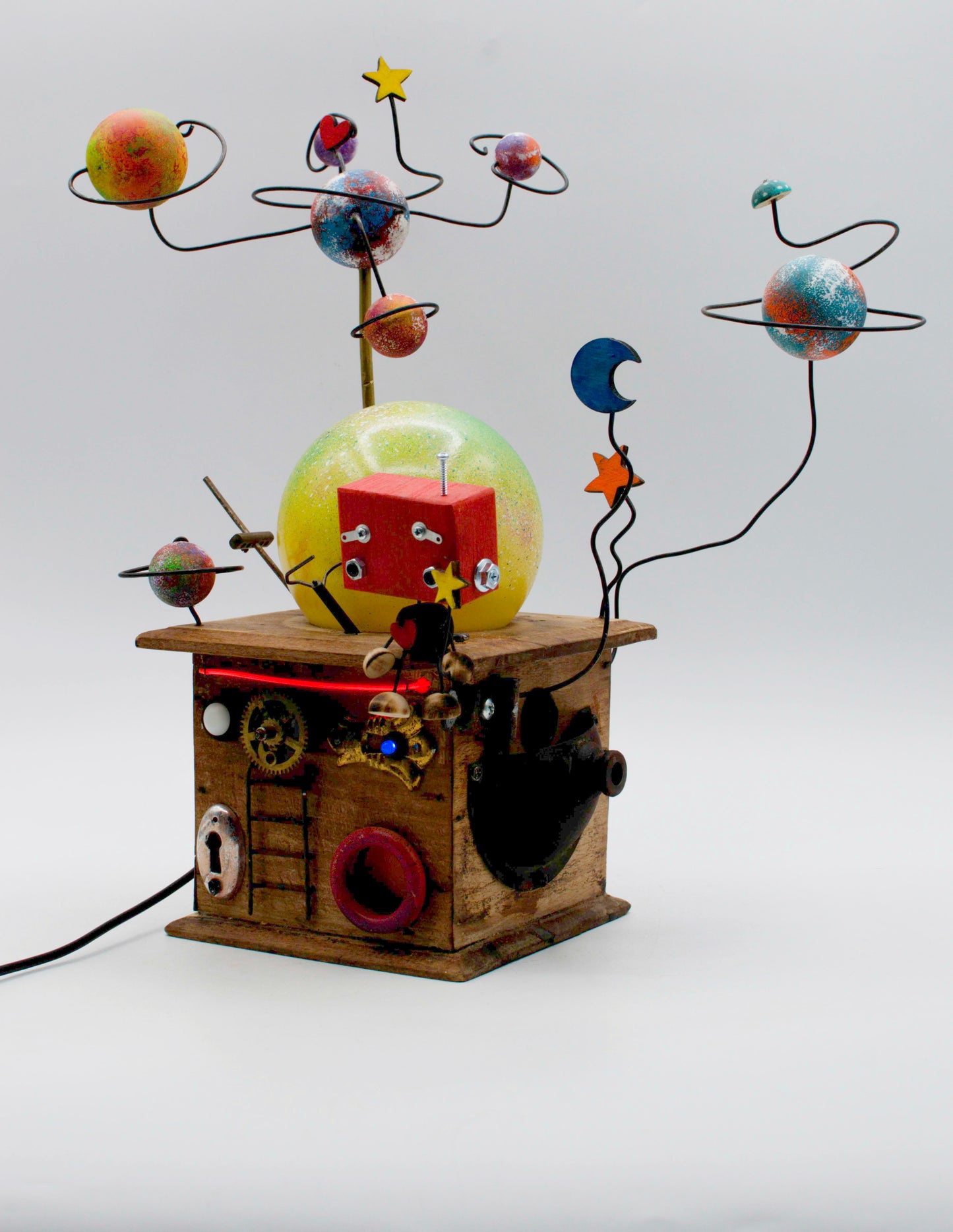 Robot lampada da tavolo stile galassia con scultura planetaria in stile steampunk e graziosa lampada creata a mano