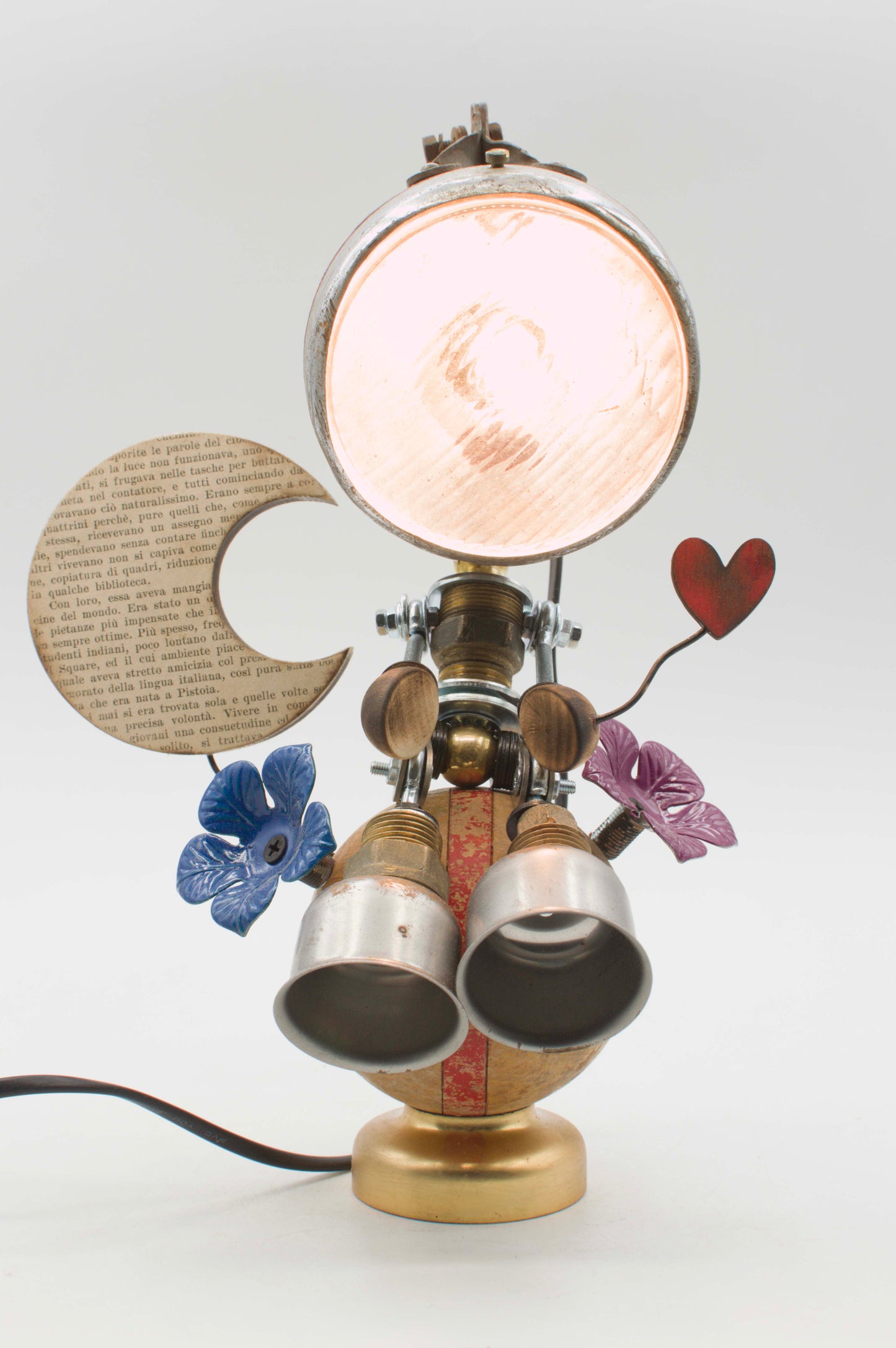 Robot lampada da tavolo stile romantico in ottone con corpo metallico decorato a mano con fiori colorati