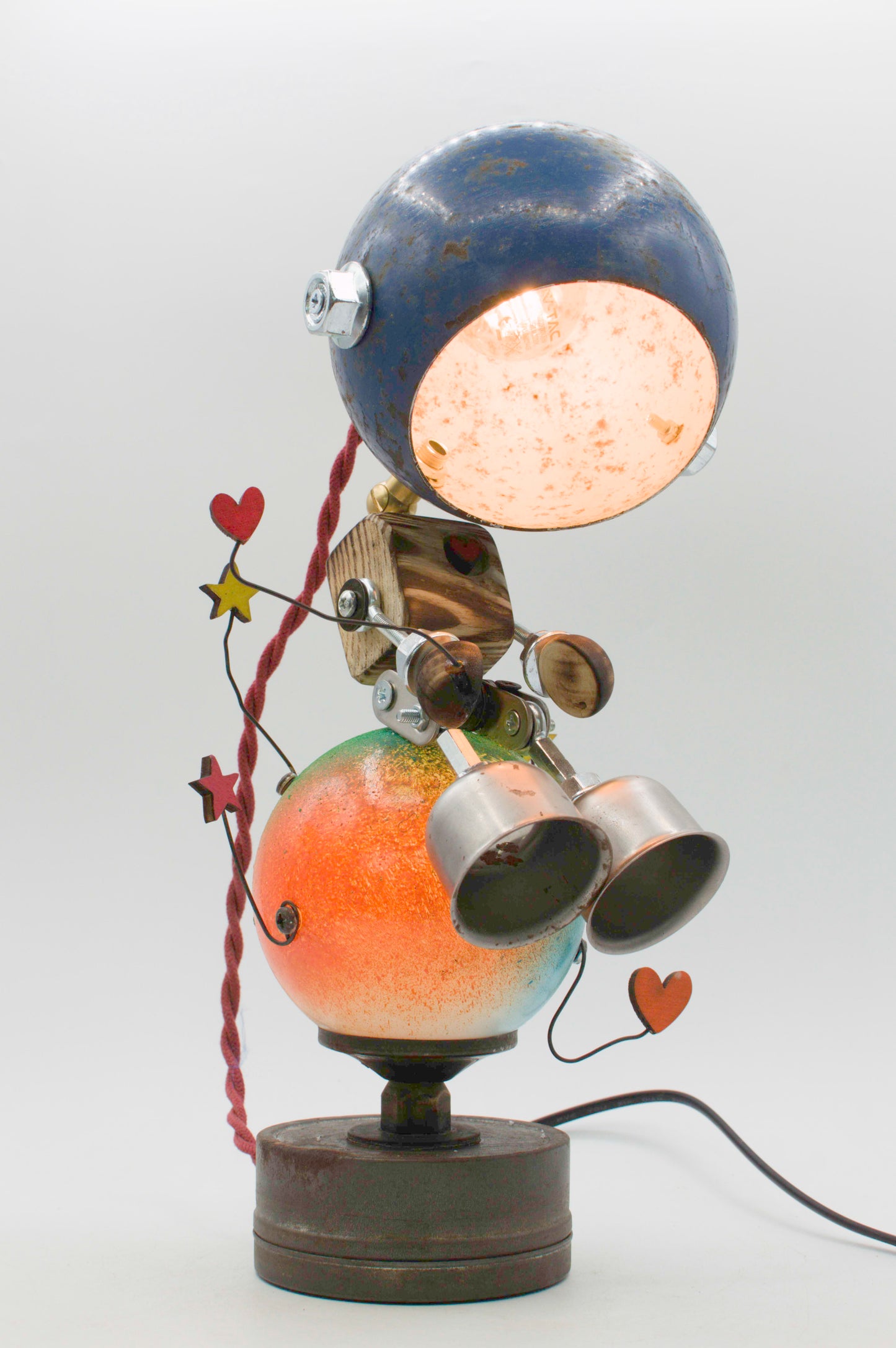 Lampada da tavolo robot stile romantico fatta a mano con testa sferica blu scuro e base globo arancione e verde steampunk