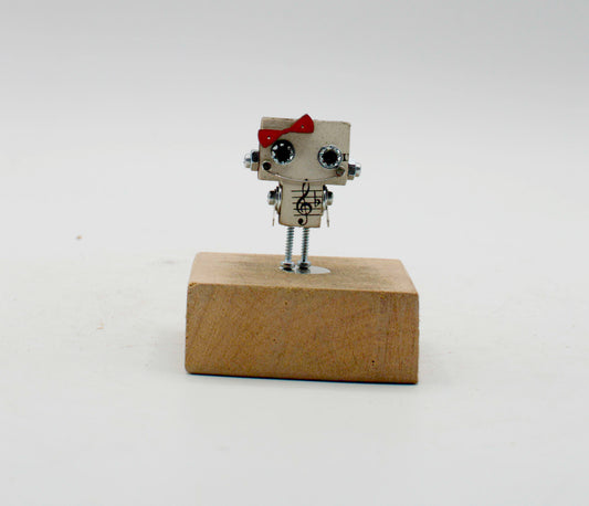 Spilla robot in legno tagliato a laser con figurina robot metallica miniatura a testa quadrata e simbolo chiave di violino